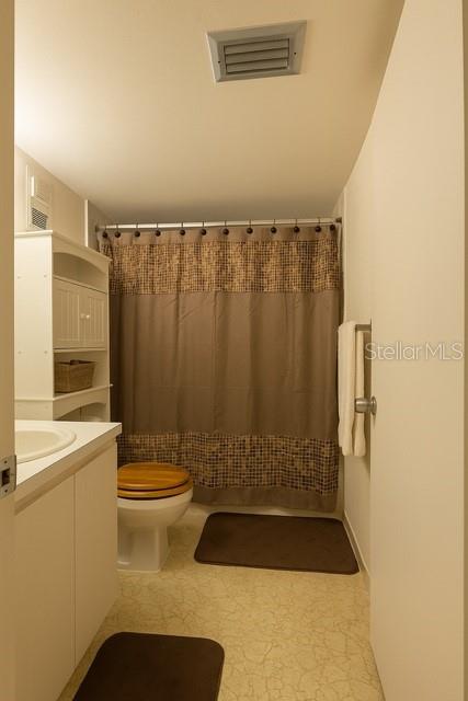 LAKESIDE CONDO APTS - Residential