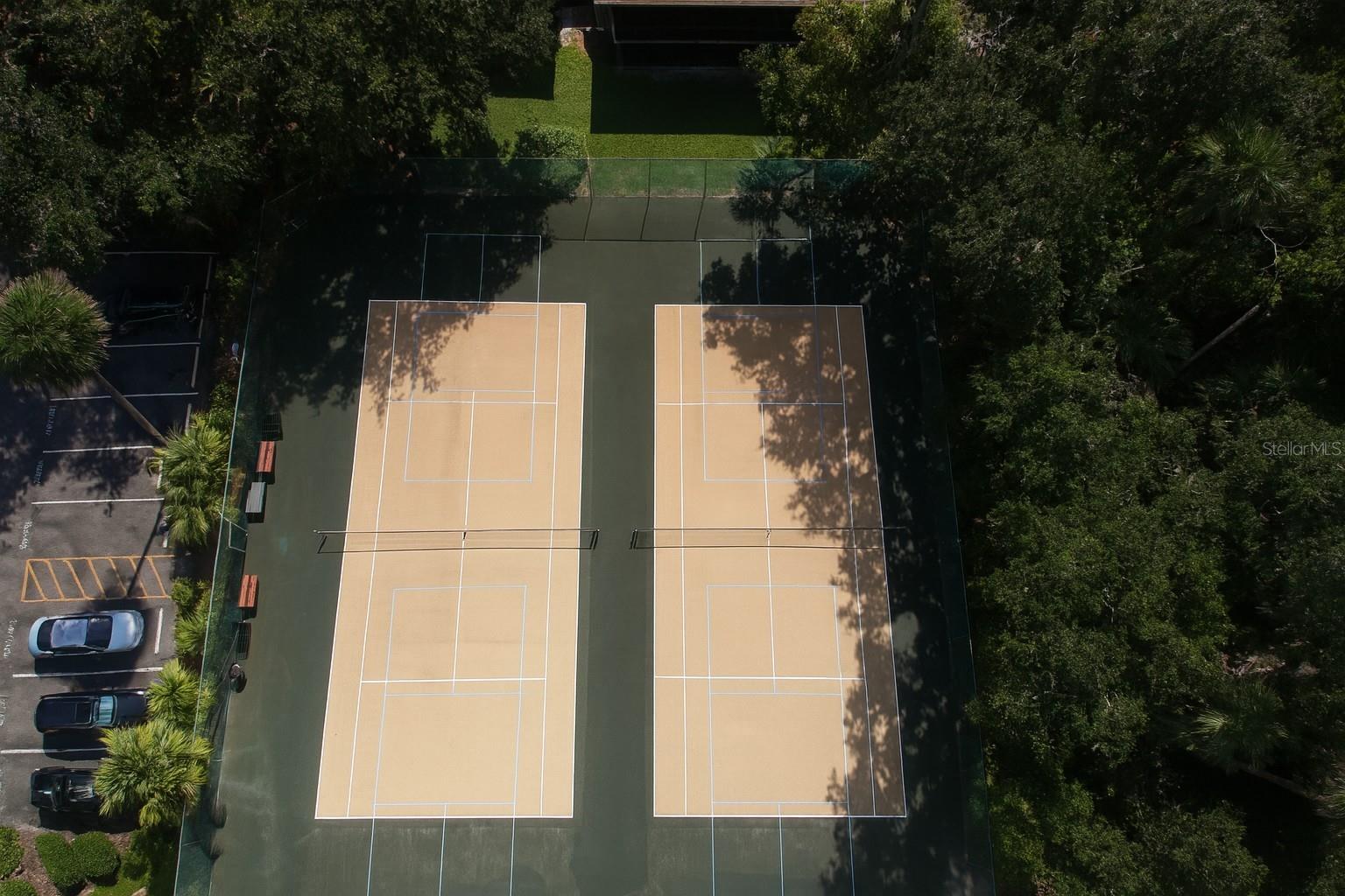 LAKESIDE CONDO APTS - Residential