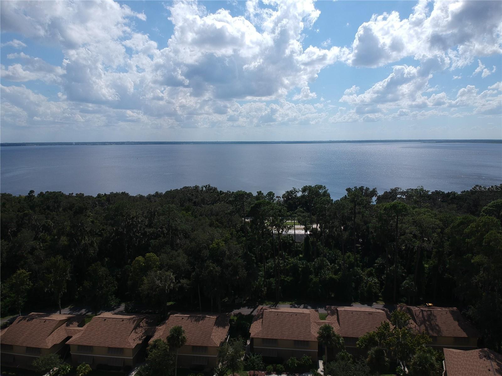 LAKESIDE CONDO APTS - Residential