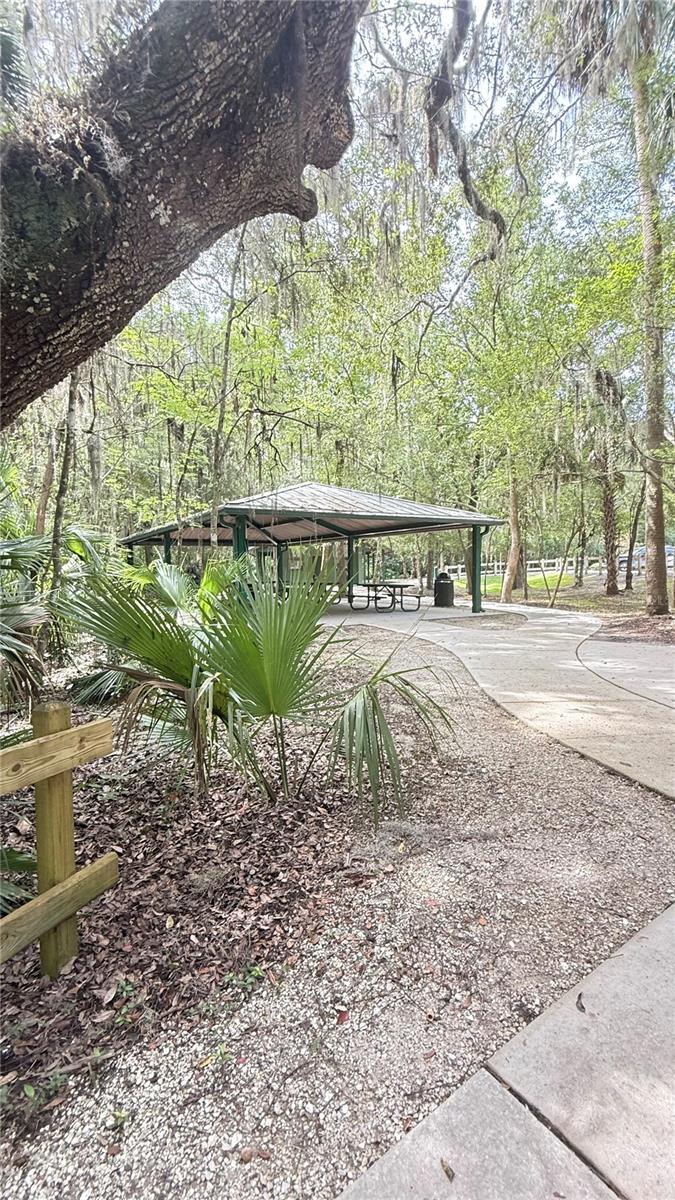 LAKESIDE CONDO APTS - Residential