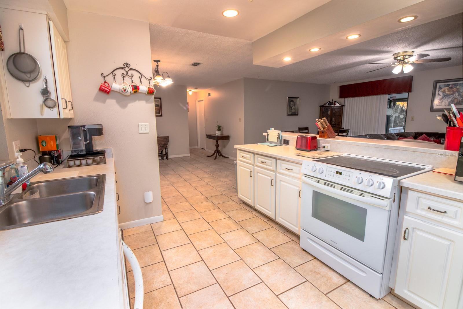 ROLLING OAKS - Residential