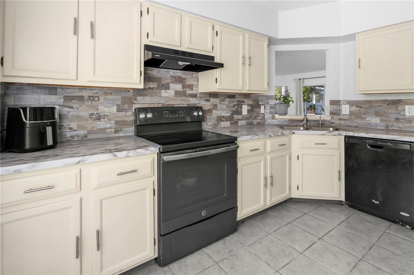 SUMMERFIELD VILLAGE 1 TR 30 - Residential