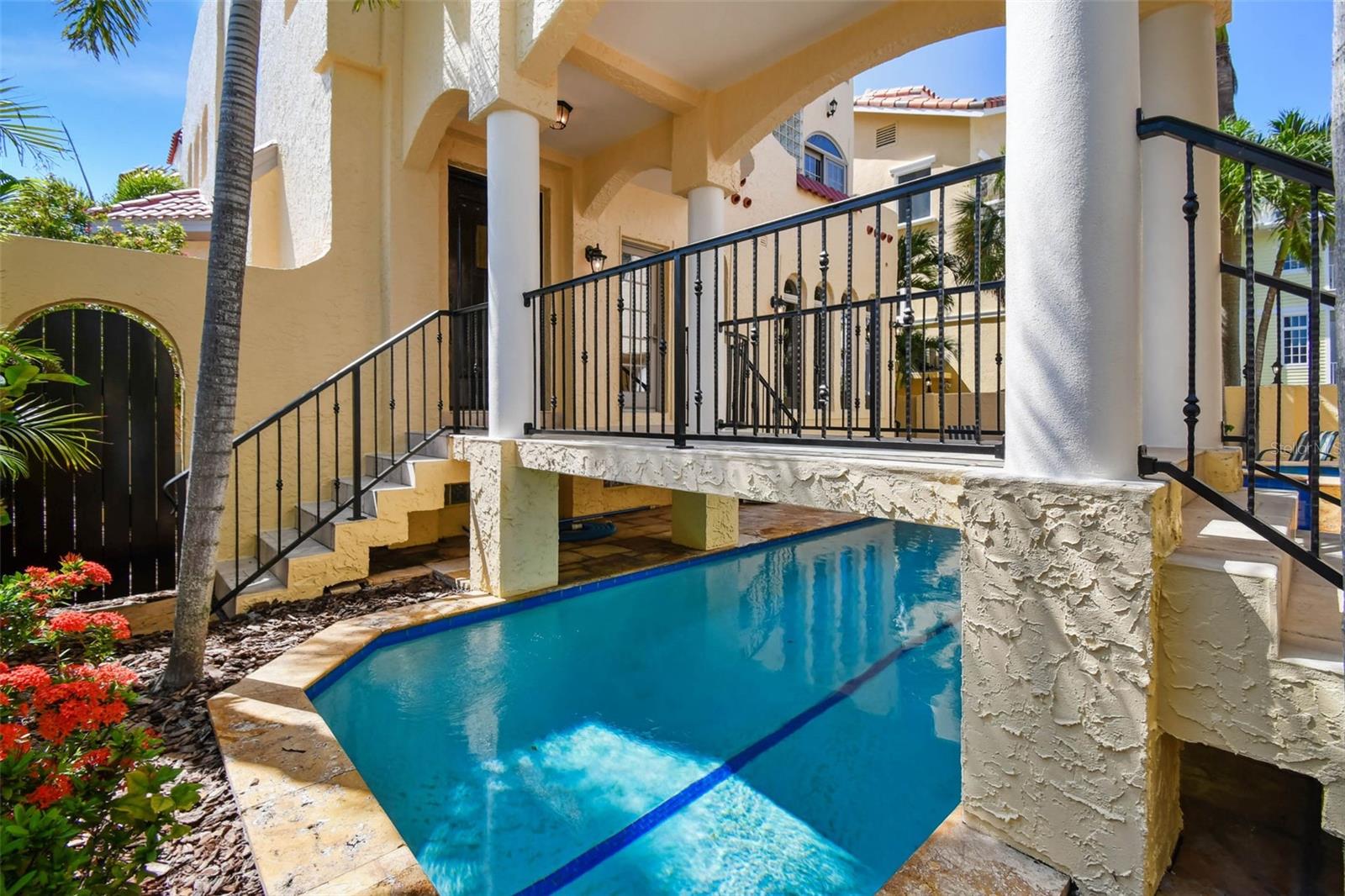 COLONIAL CORP REP - Residential