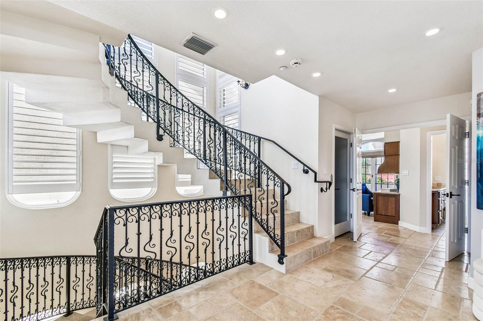 COLONIAL CORP REP - Residential