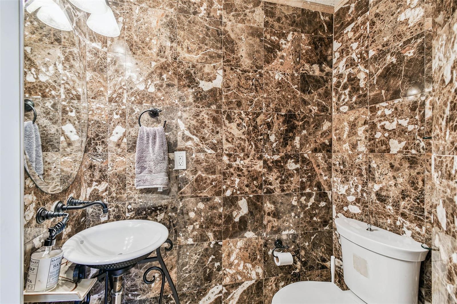 COLONIAL CORP REP - Residential