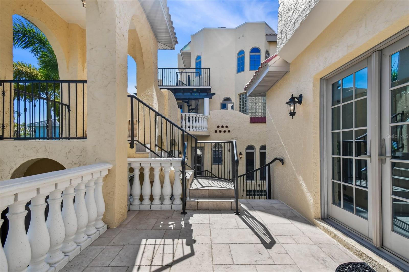 COLONIAL CORP REP - Residential