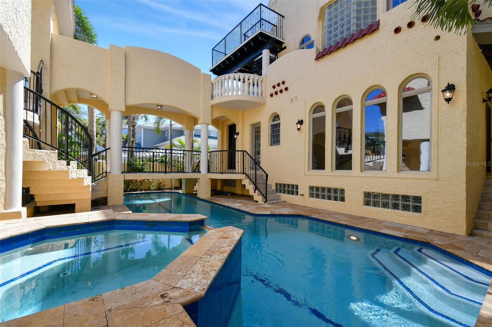 COLONIAL CORP REP - Residential