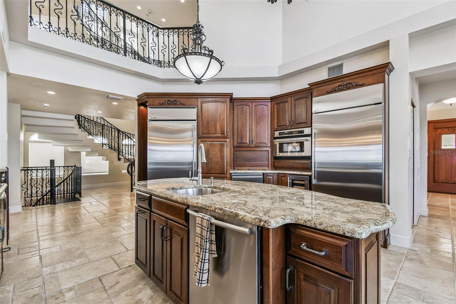 COLONIAL CORP REP - Residential