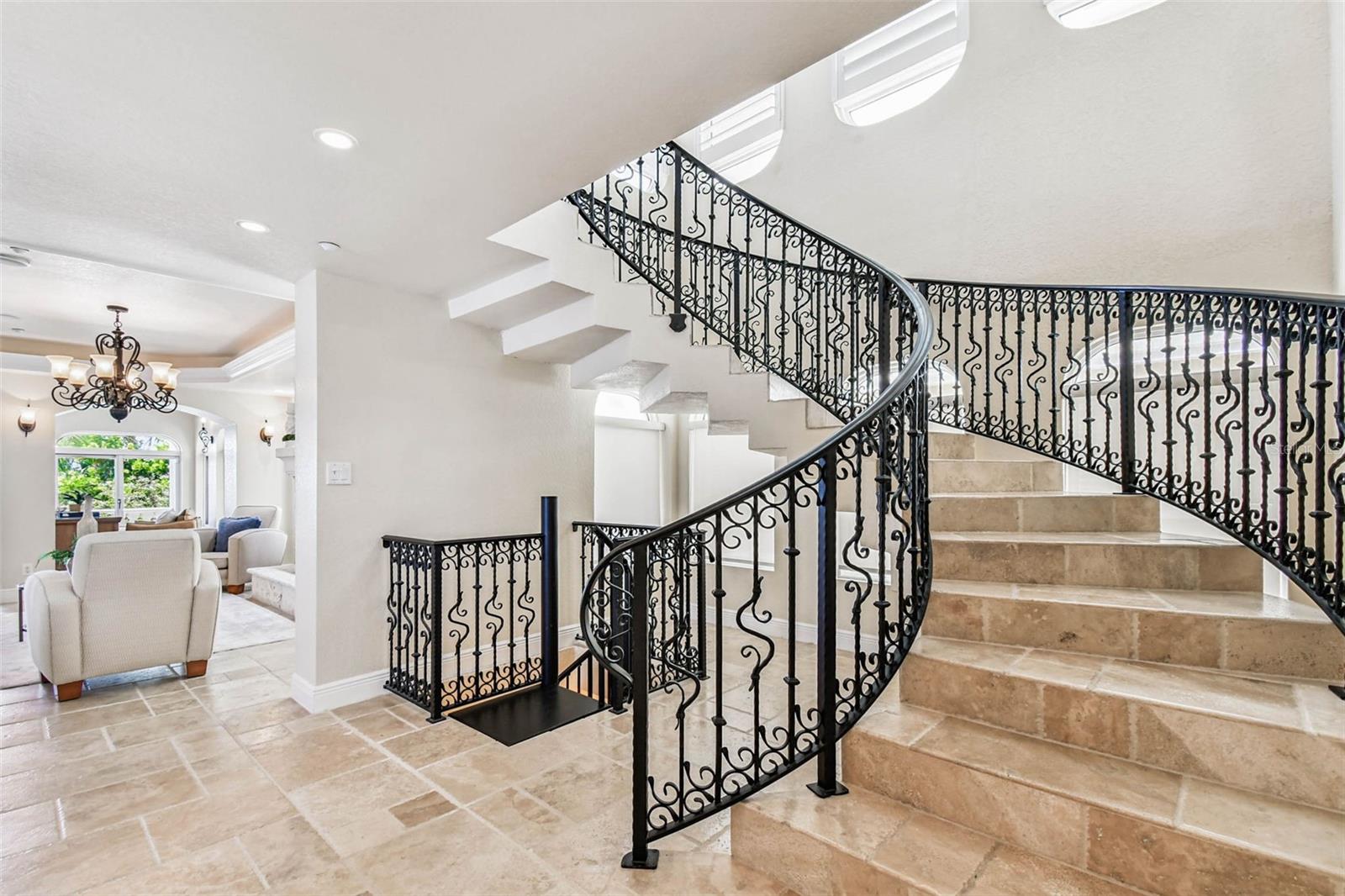 COLONIAL CORP REP - Residential