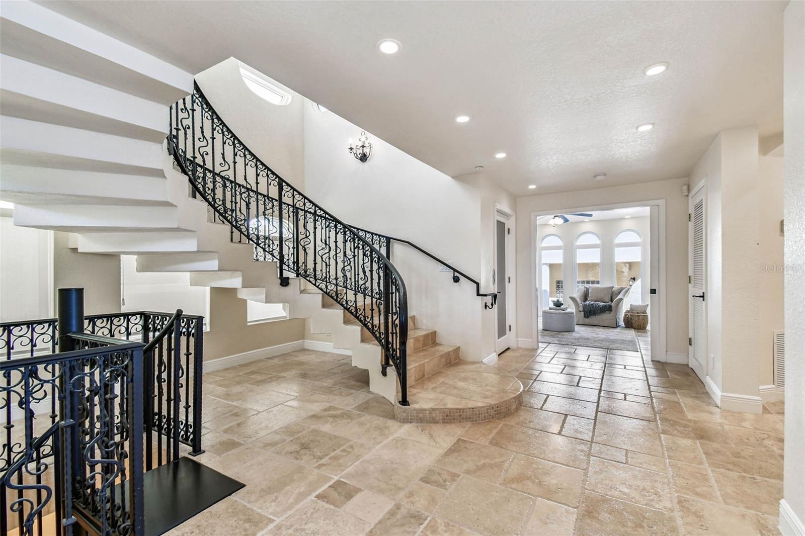 COLONIAL CORP REP - Residential