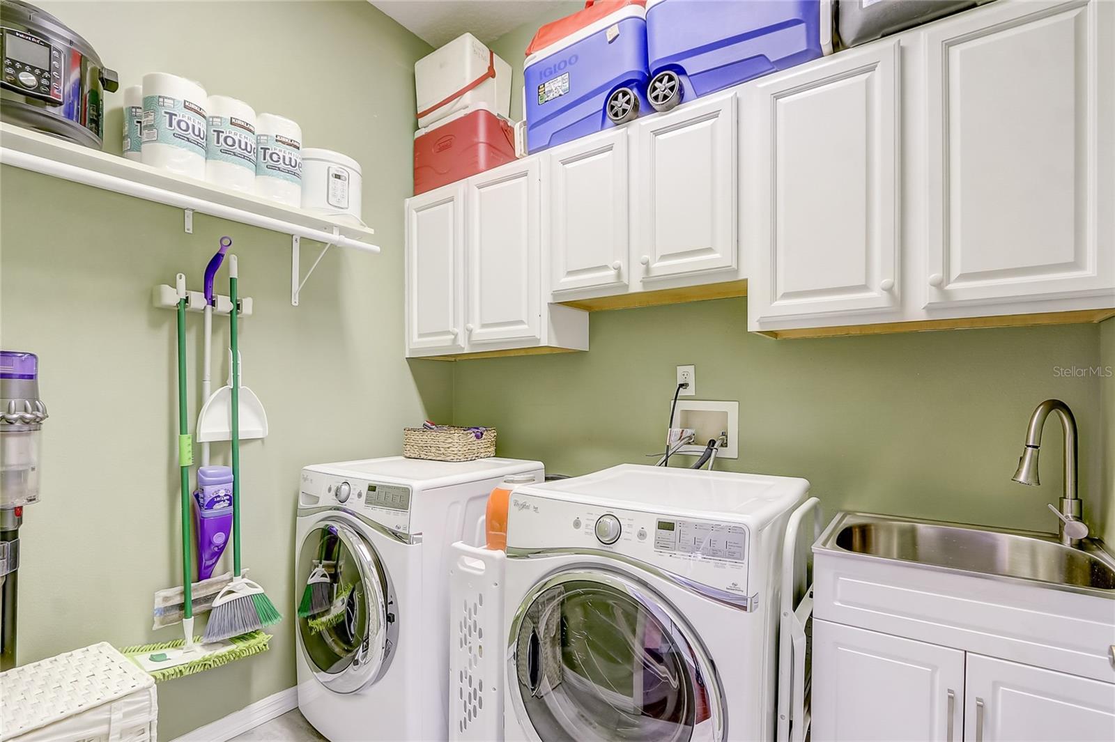 LAKESIDE PLACE ANNEX - Residential