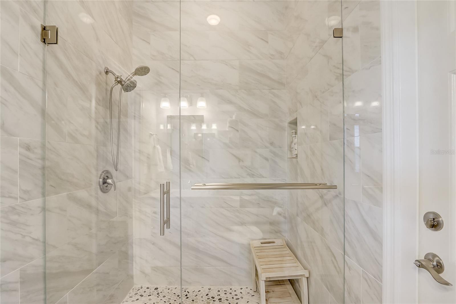 LAKESIDE PLACE ANNEX - Residential