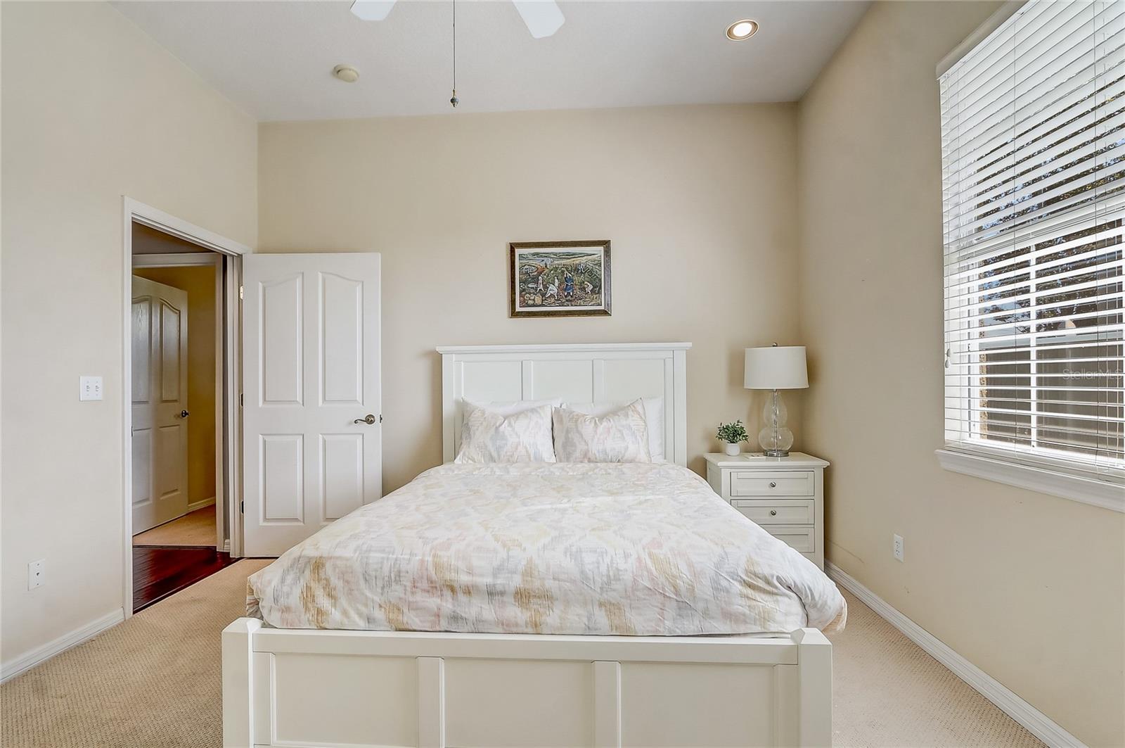 LAKESIDE PLACE ANNEX - Residential