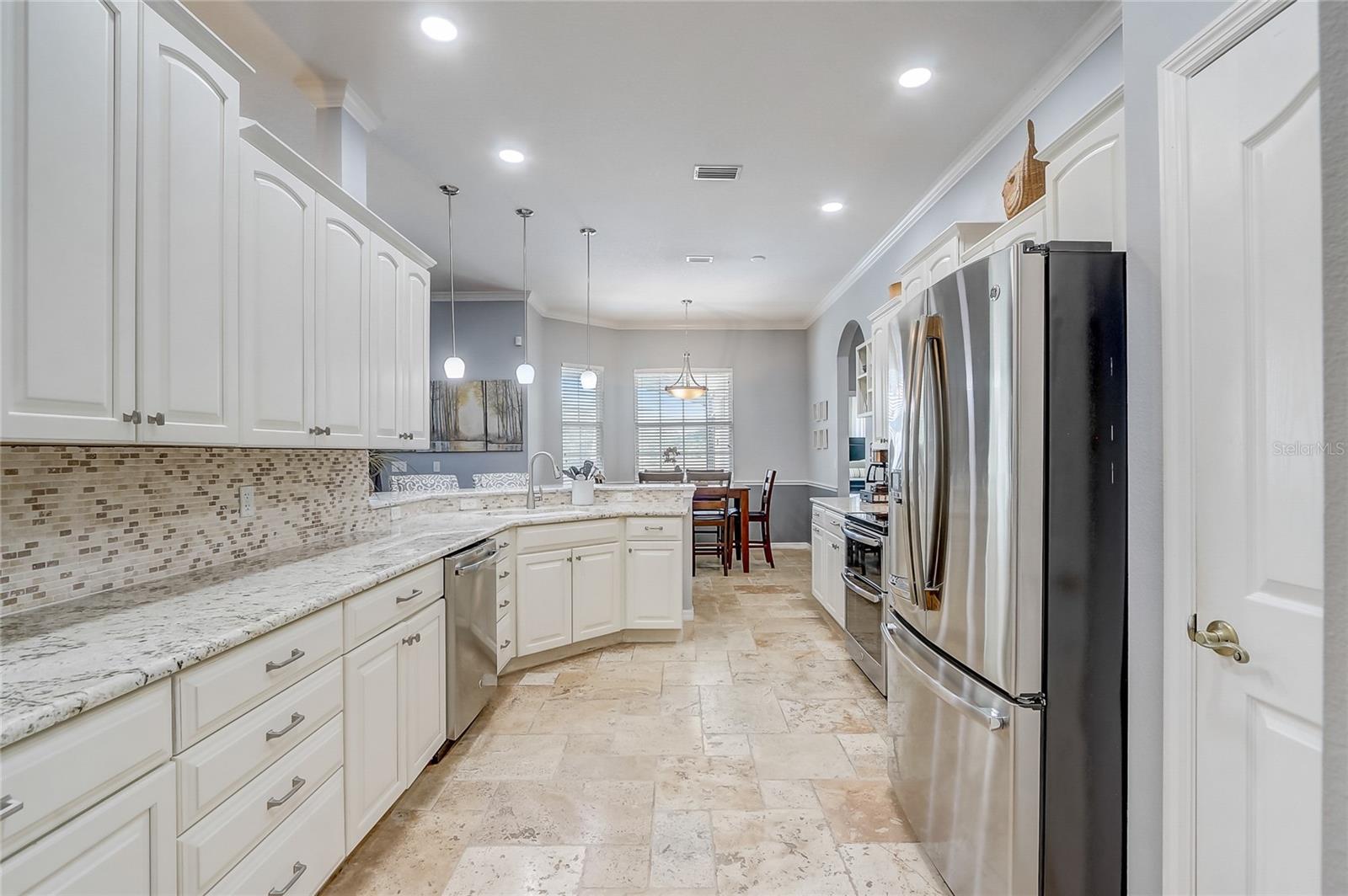 LAKESIDE PLACE ANNEX - Residential