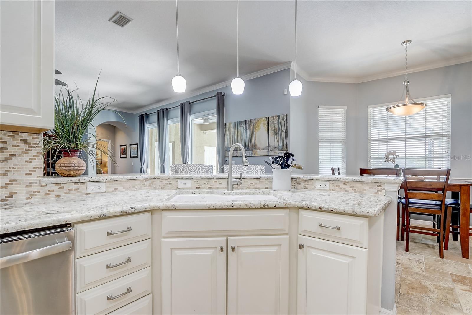 LAKESIDE PLACE ANNEX - Residential