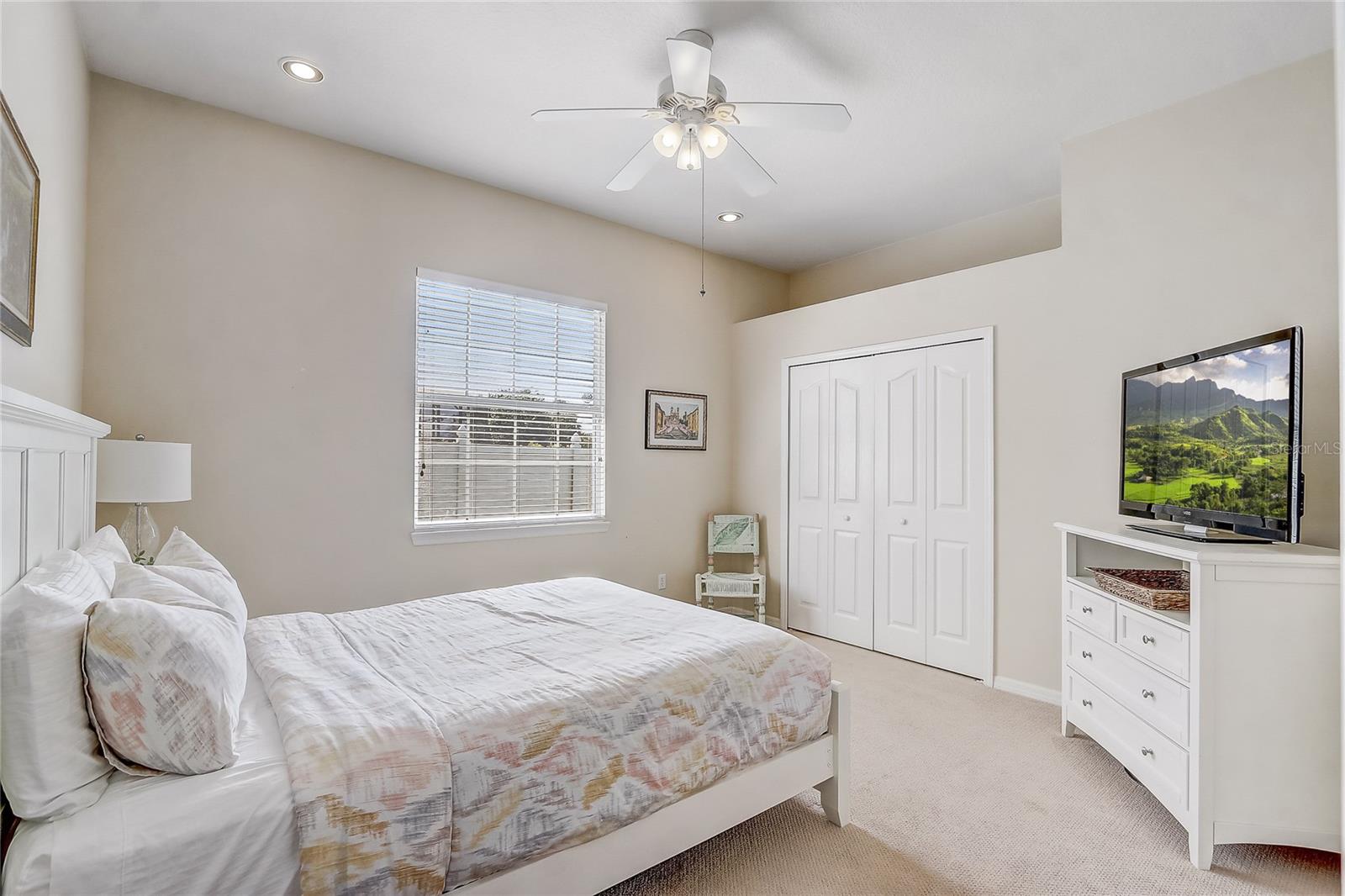 LAKESIDE PLACE ANNEX - Residential