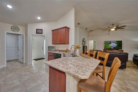 A home in LAKE WALES