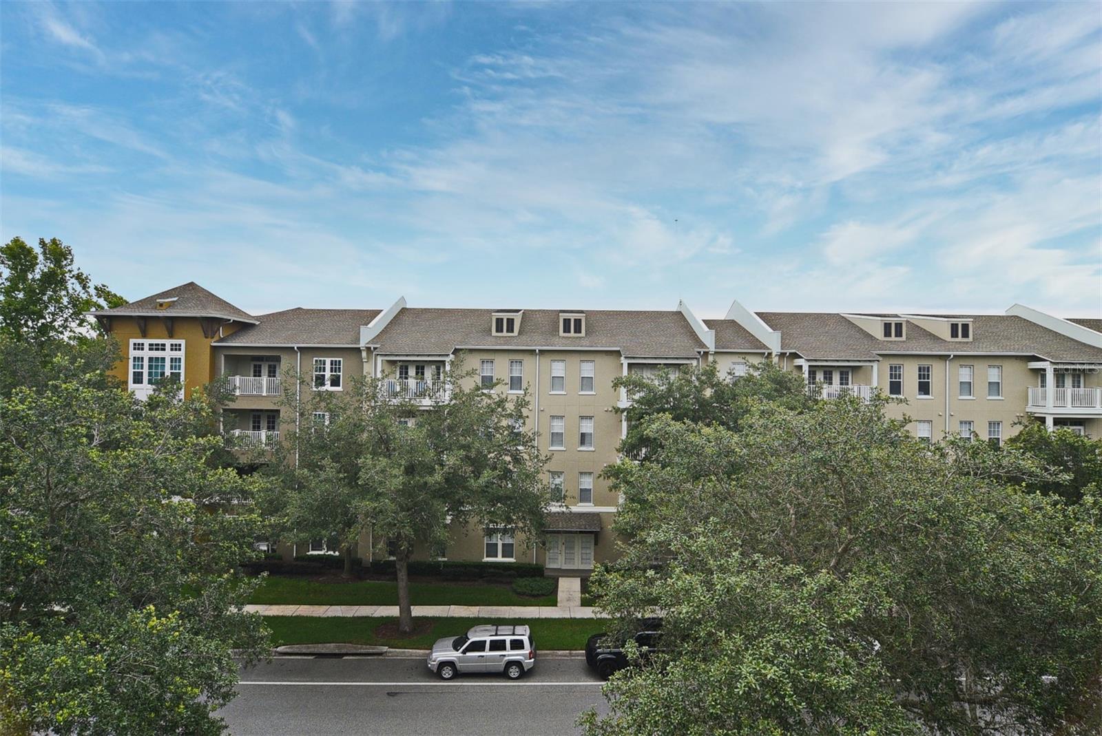 ARTISAN CLUB CONDO P2 - Residential