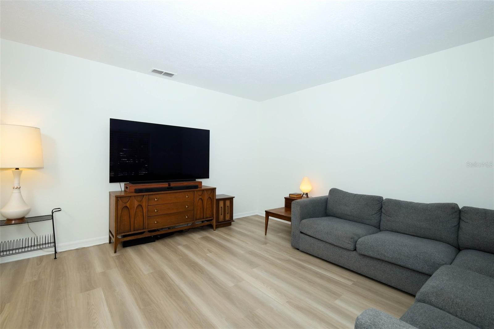 FULLERS XING PH 03 A-G - Residential