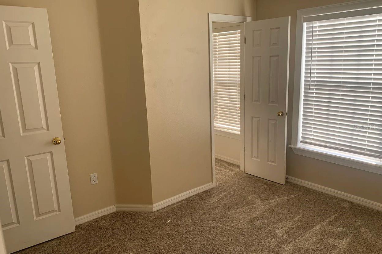 TOWNHOMES OF COUNTRY RUN PH - Residential Lease