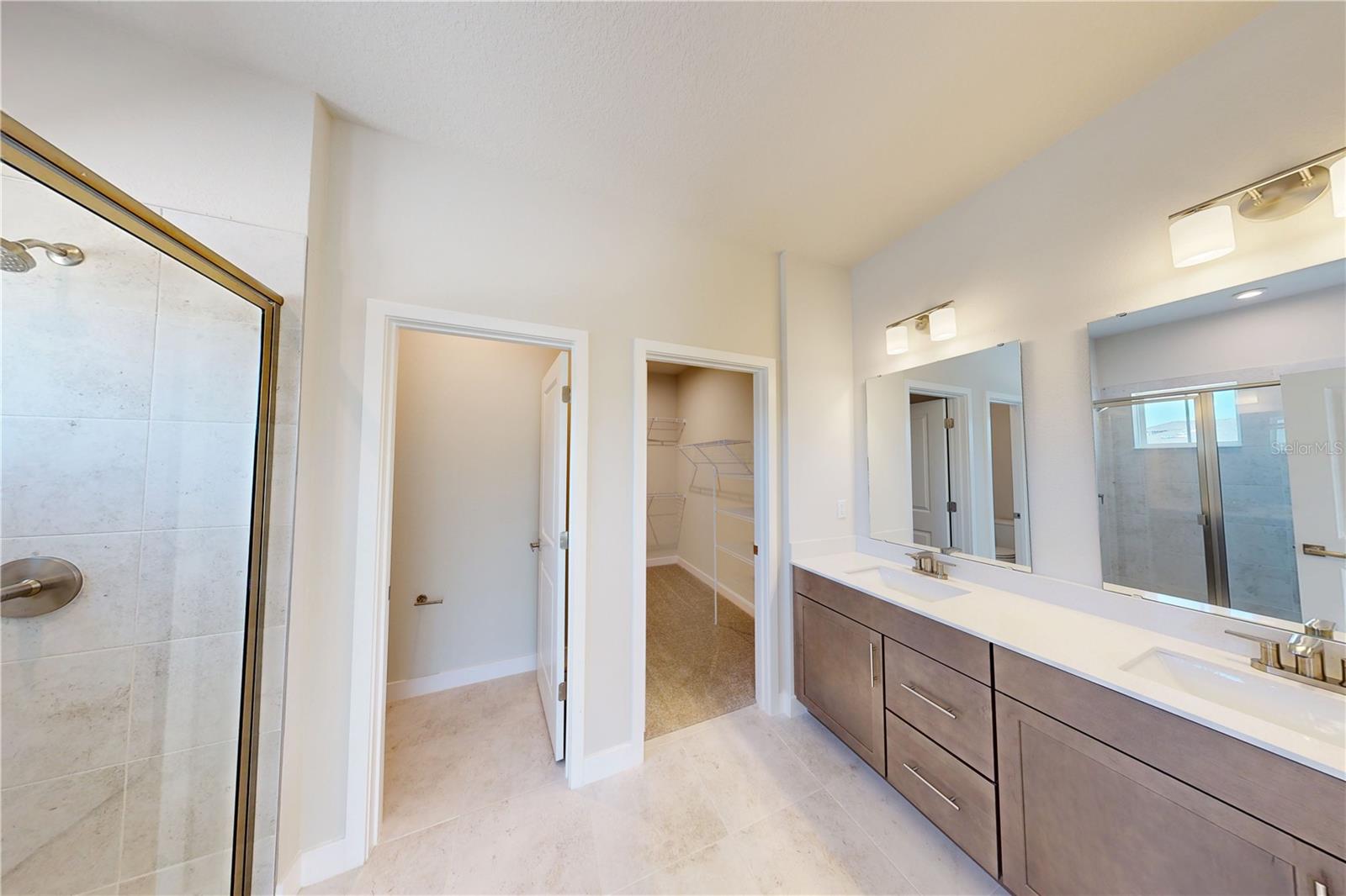 10123 ZENNIA LANE