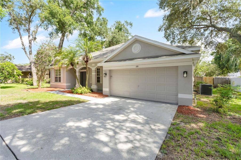 Photo of 2211 Mountain Meadow Way, Valrico, FL 33594 (MLS # O6423994)