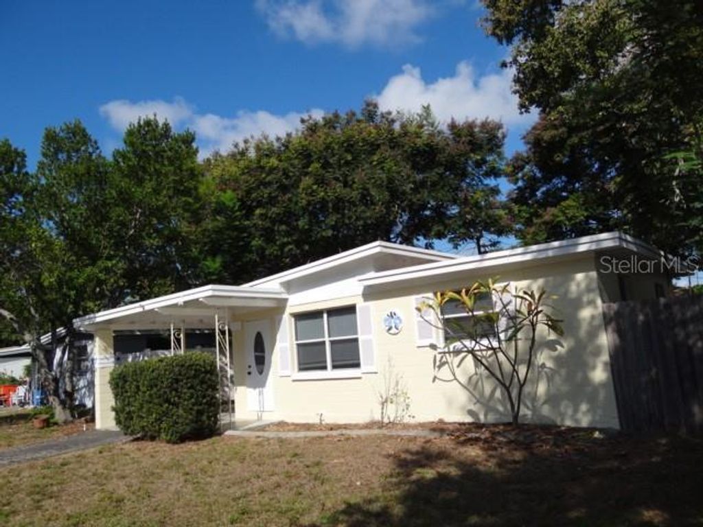 Photo of 10143 115th Avenue, Largo, FL 33773 (MLS # TB8449576)