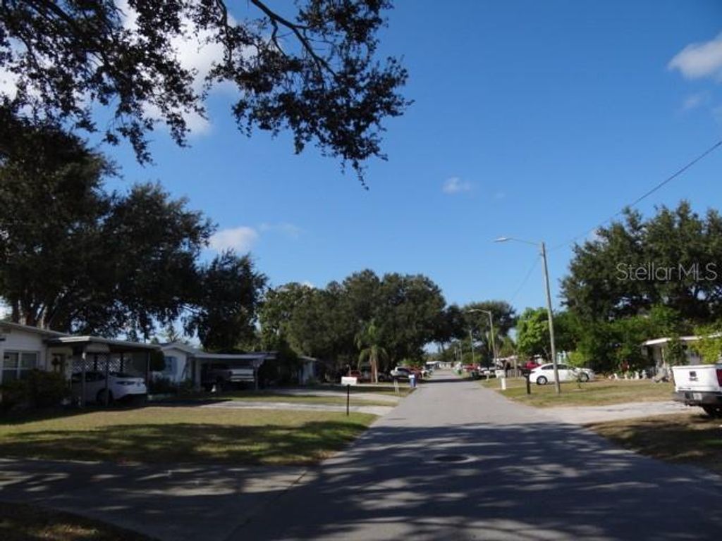 Photo of 10143 115th Avenue, Largo, FL 33773 (MLS # TB8449576)