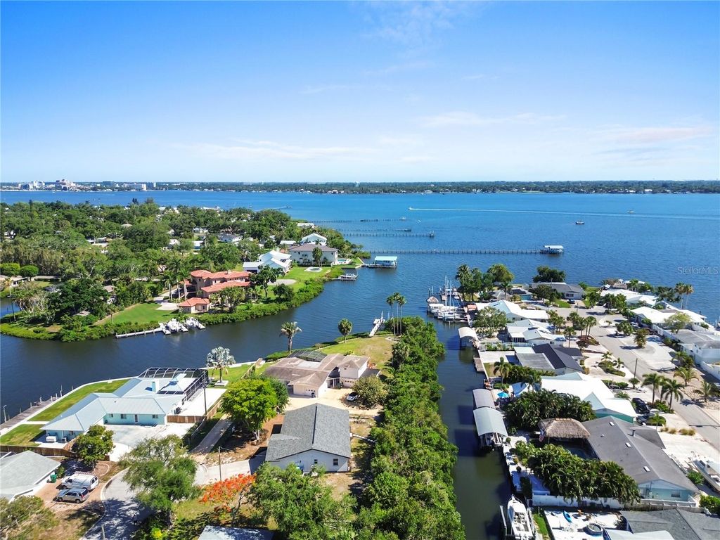 Photo of 901 24th Avenue W, Palmetto, FL 34221 (MLS # A4693164)