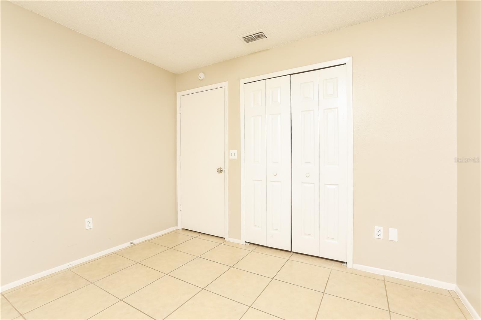 HOLLOWBROOK WEST PH 4 - Residential Lease