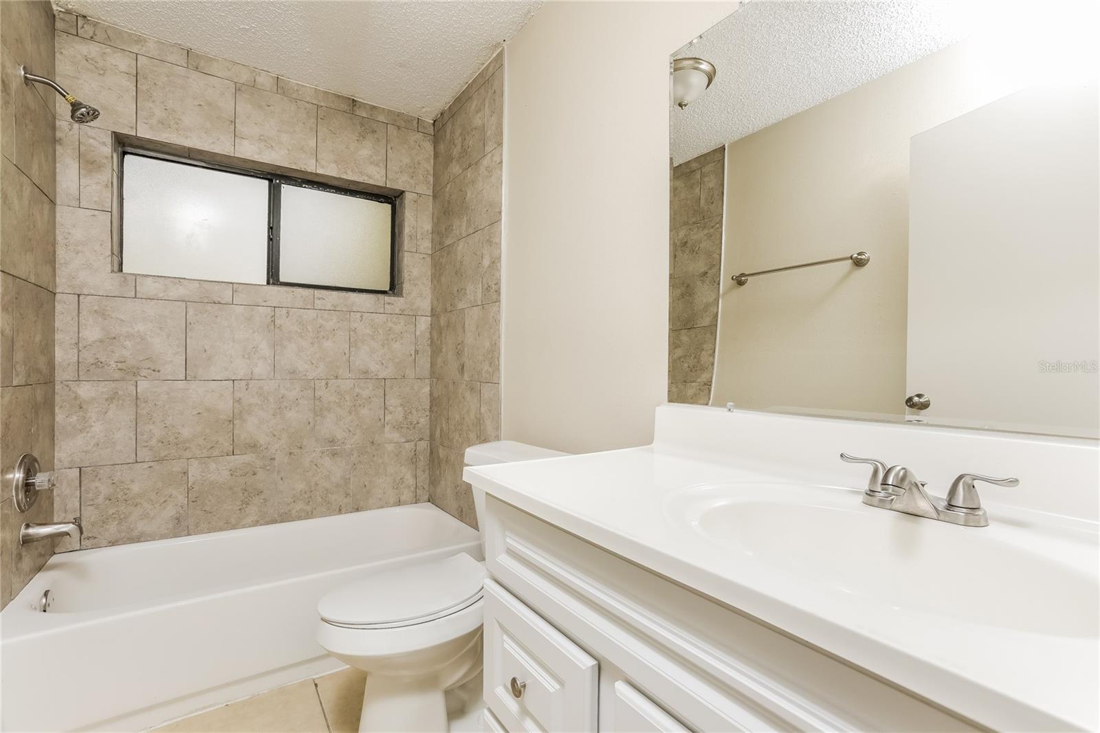 HOLLOWBROOK WEST PH 4 - Residential Lease