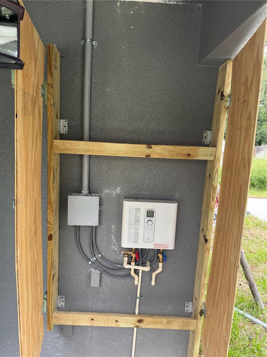 ANNANDALE PARK - Residential