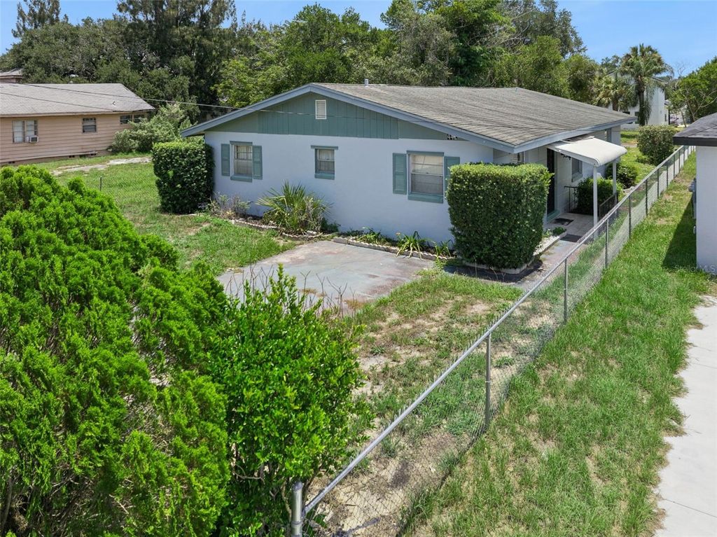 Photo of 442 E Street, Lake Wales, FL 33853 (MLS # P4939169)