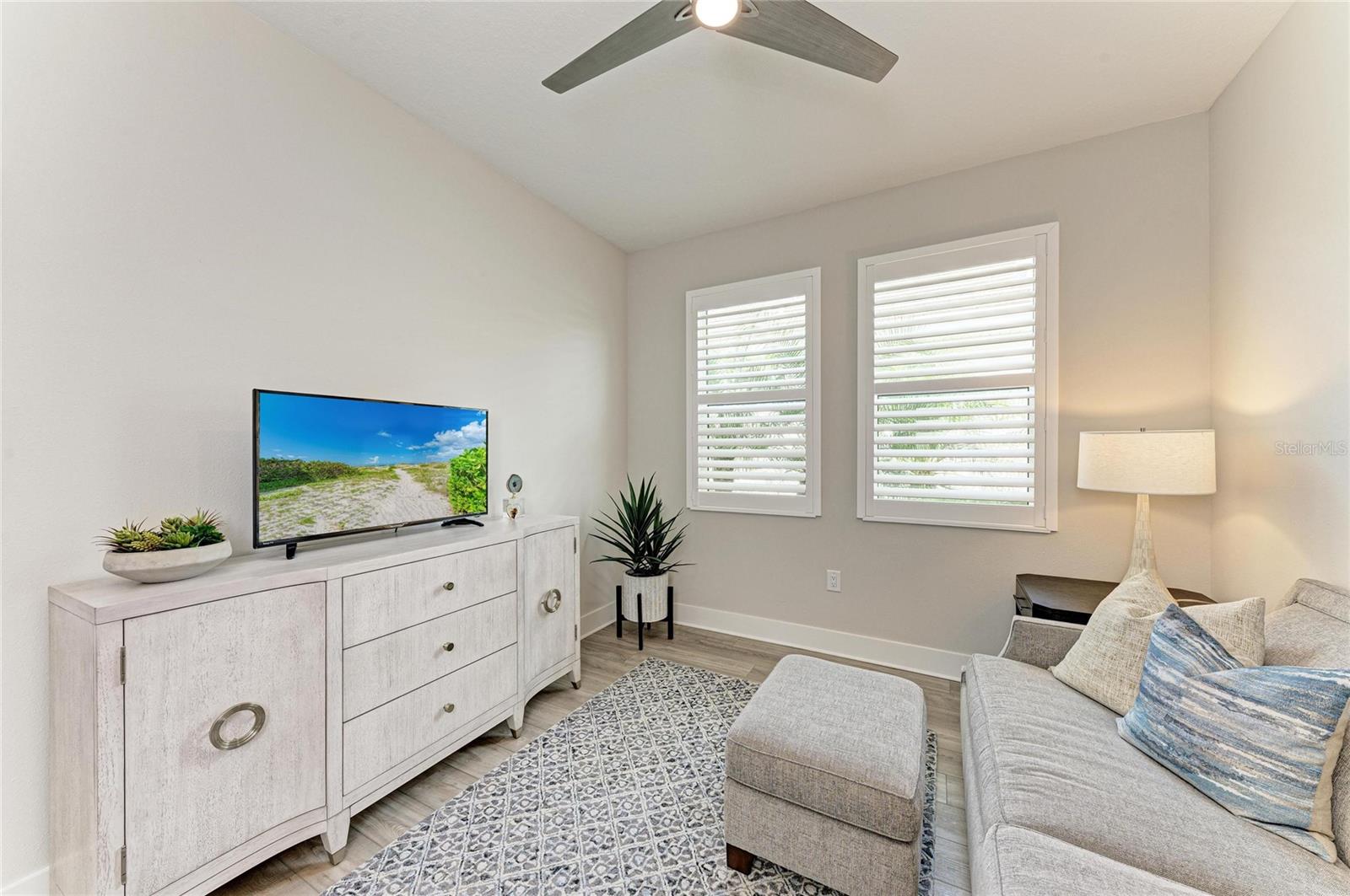 LAKEHOUSE COVE/WATERSIDE PH 4 - Residential