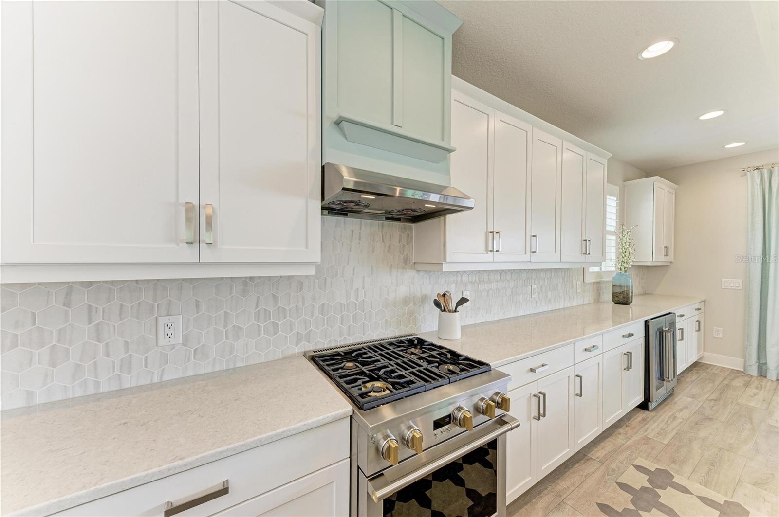 LAKEHOUSE COVE/WATERSIDE PH 4 - Residential