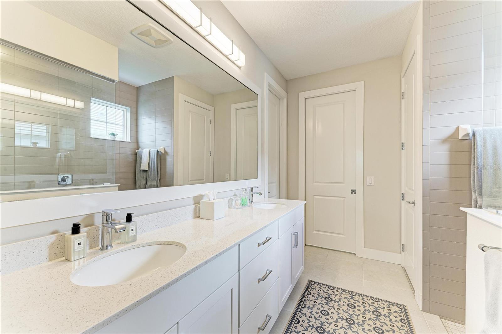 LAKEHOUSE COVE/WATERSIDE PH 4 - Residential