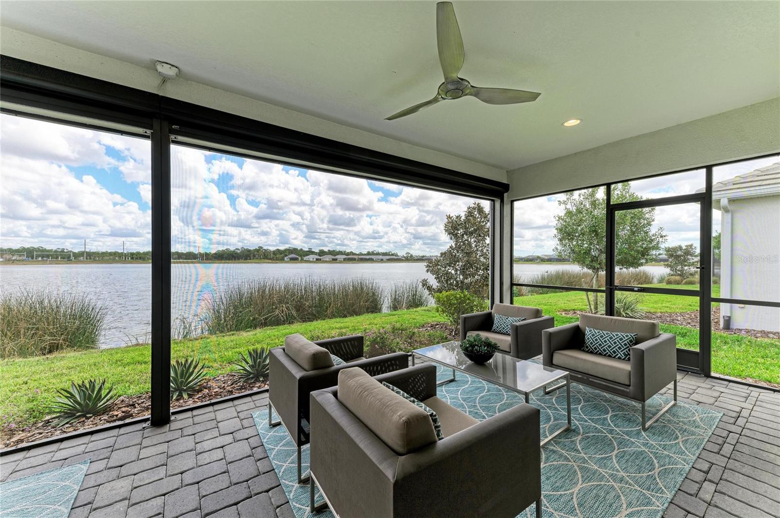 LAKEHOUSE COVE/WATERSIDE PH 4 - Residential