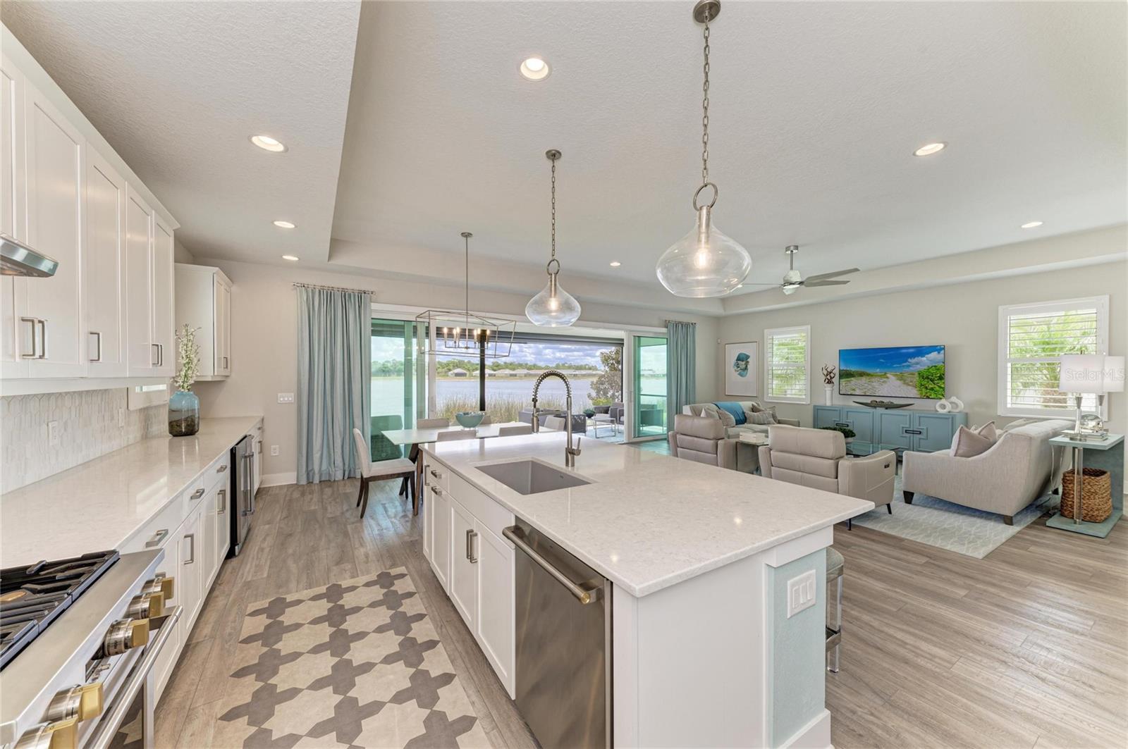 LAKEHOUSE COVE/WATERSIDE PH 4 - Residential