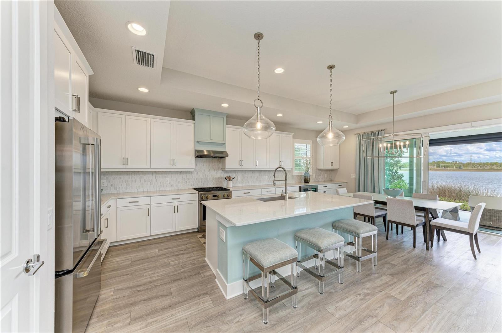 LAKEHOUSE COVE/WATERSIDE PH 4 - Residential