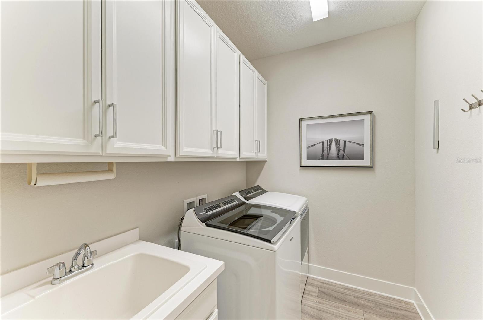 LAKEHOUSE COVE/WATERSIDE PH 4 - Residential