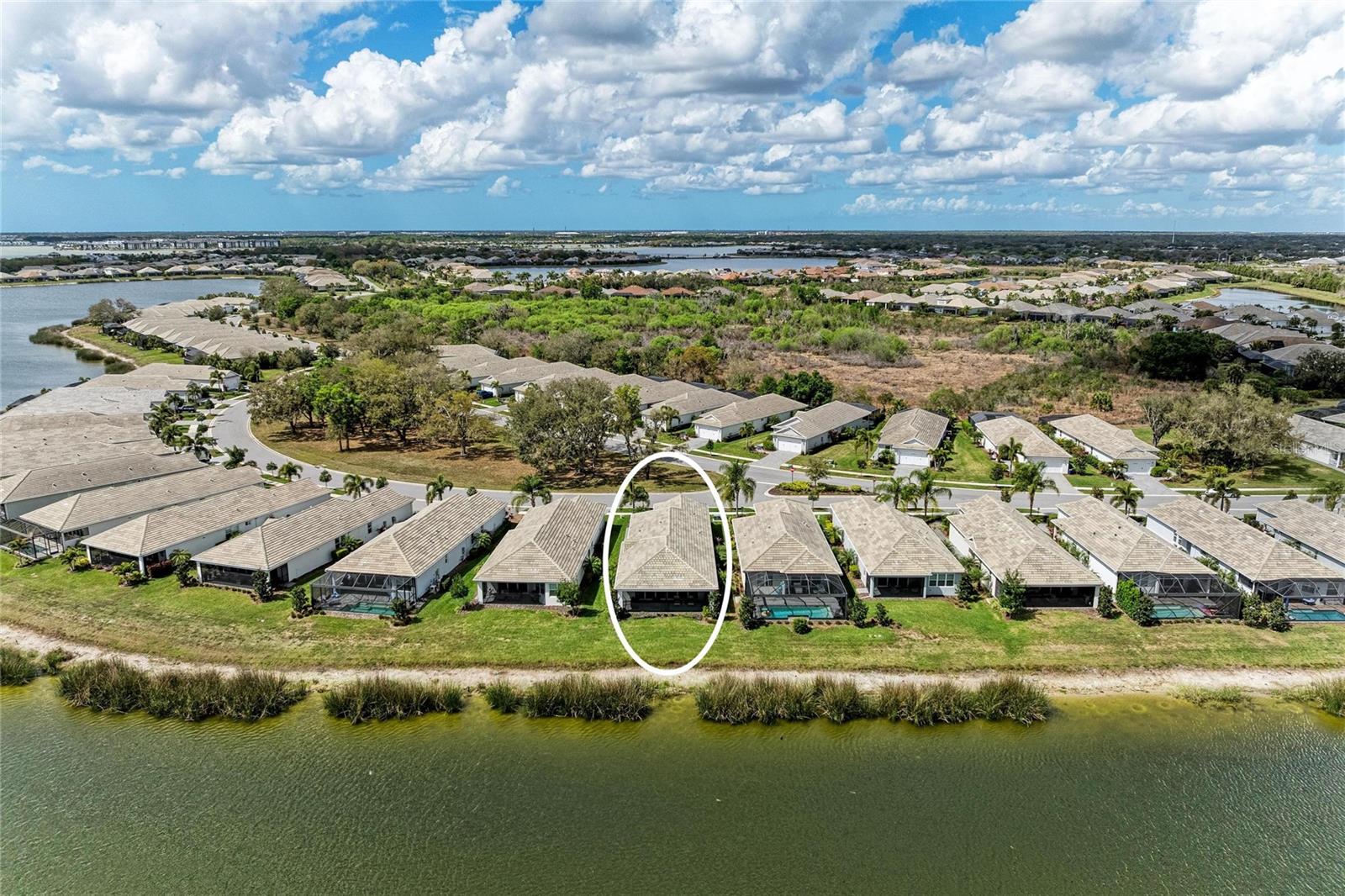 LAKEHOUSE COVE/WATERSIDE PH 4 - Residential