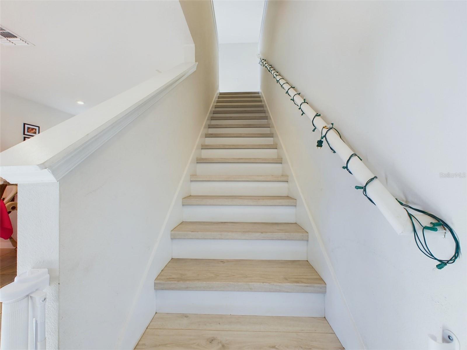 EAGLE LNDG PH II - Residential Lease