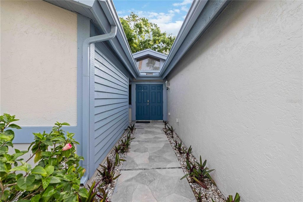 Photo of 7795 Pine Trace Dr, Sarasota, FL 34243 (MLS # A4686991)