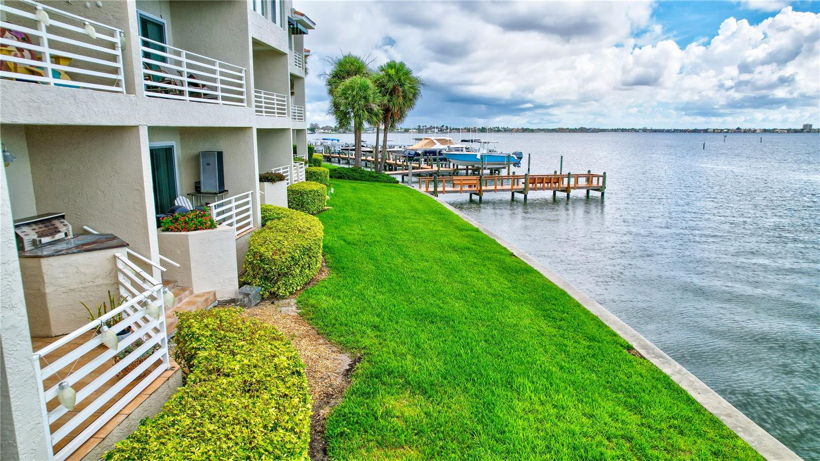 MIRABELLA TWNHMS SUB - Residential