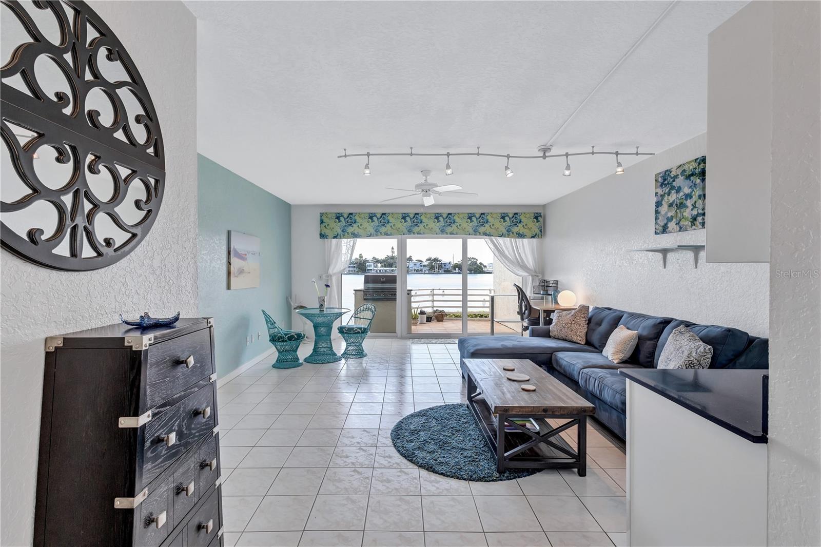 MIRABELLA TWNHMS SUB - Residential