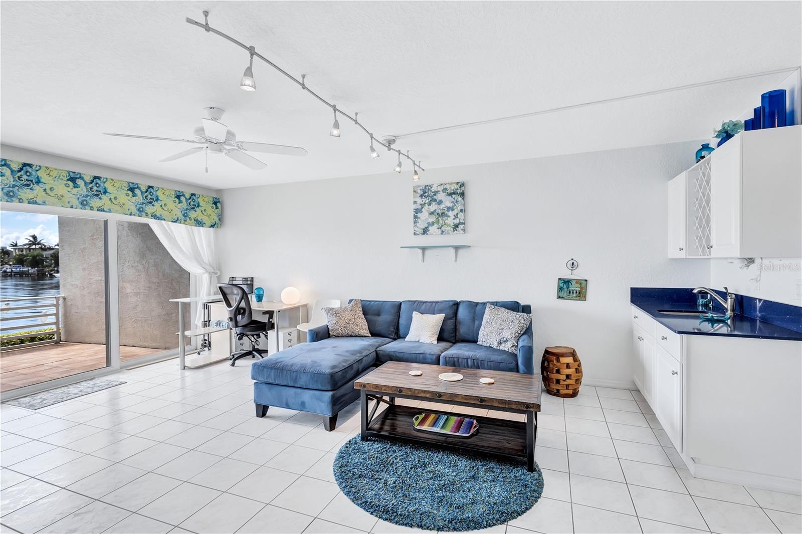 MIRABELLA TWNHMS SUB - Residential