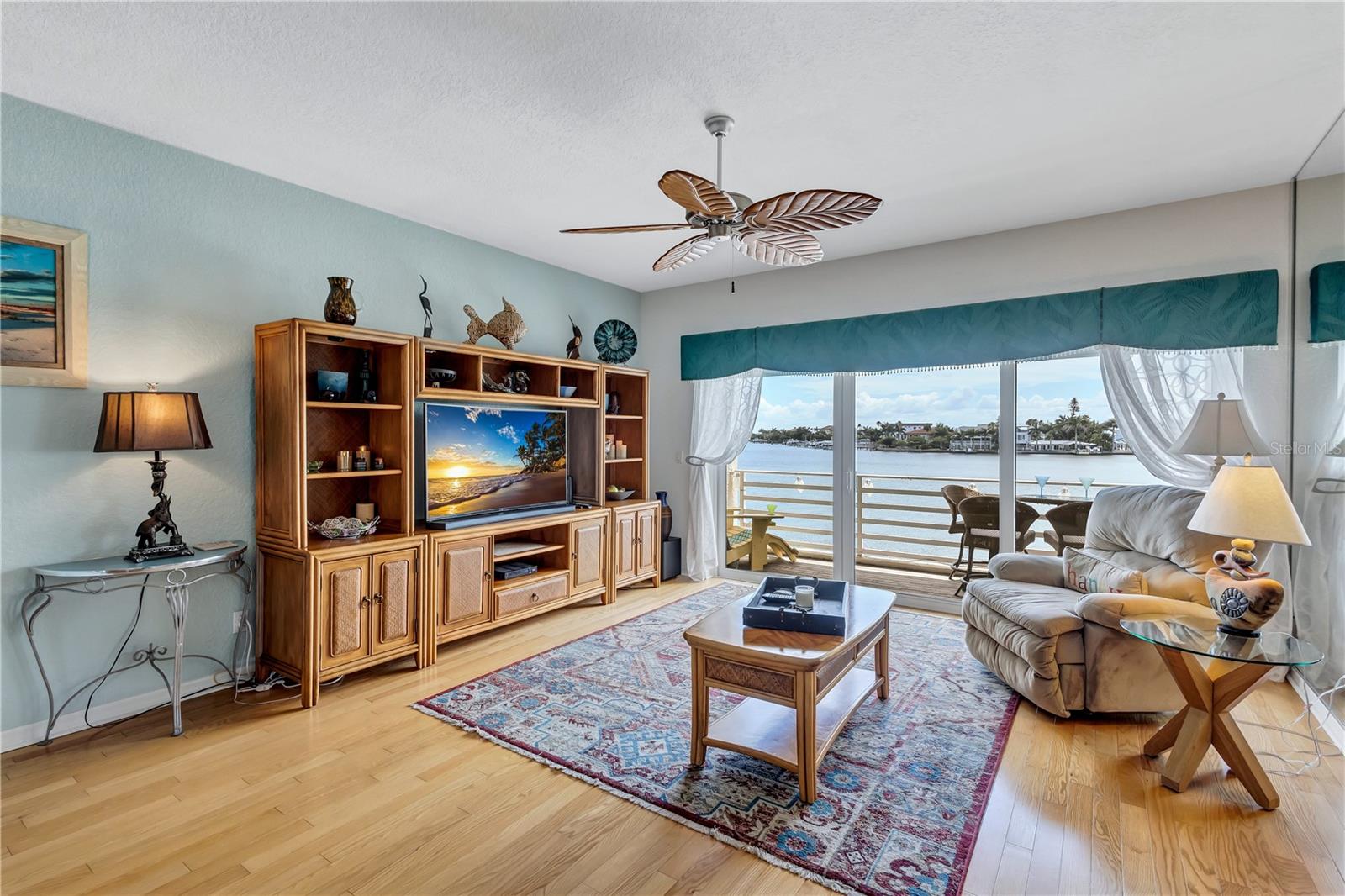 MIRABELLA TWNHMS SUB - Residential