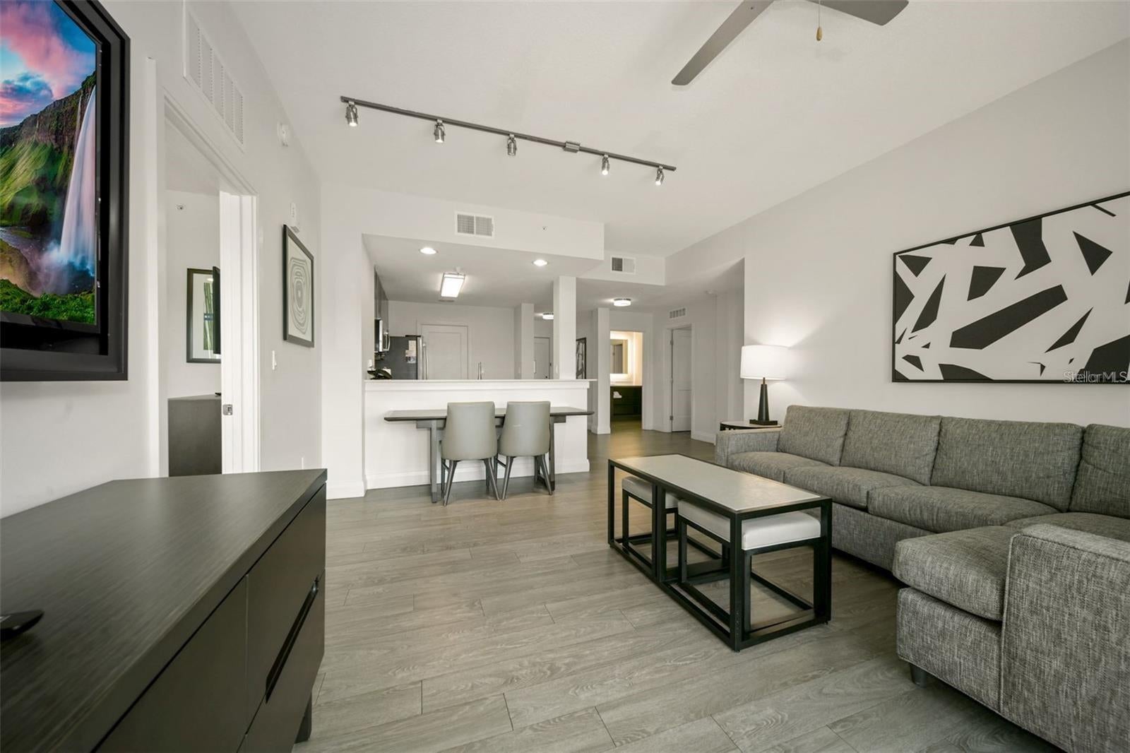 14501 GROVE RESORT AVENUE 3239