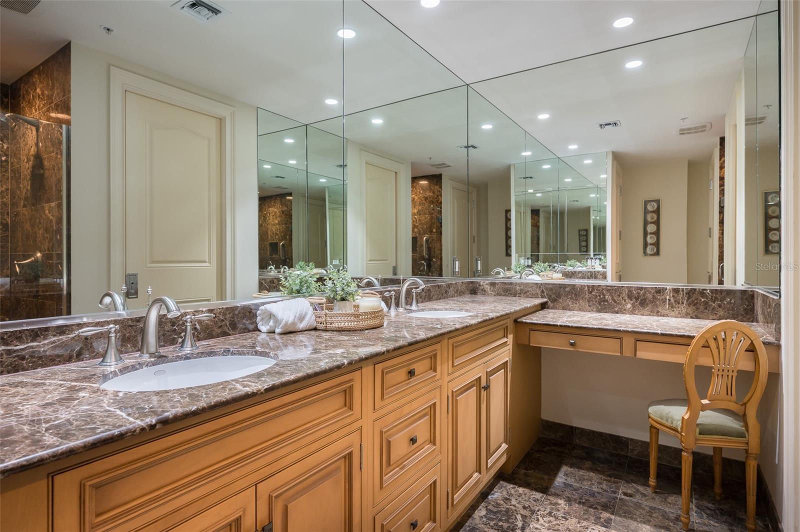 THE RESIDENCES - Residential