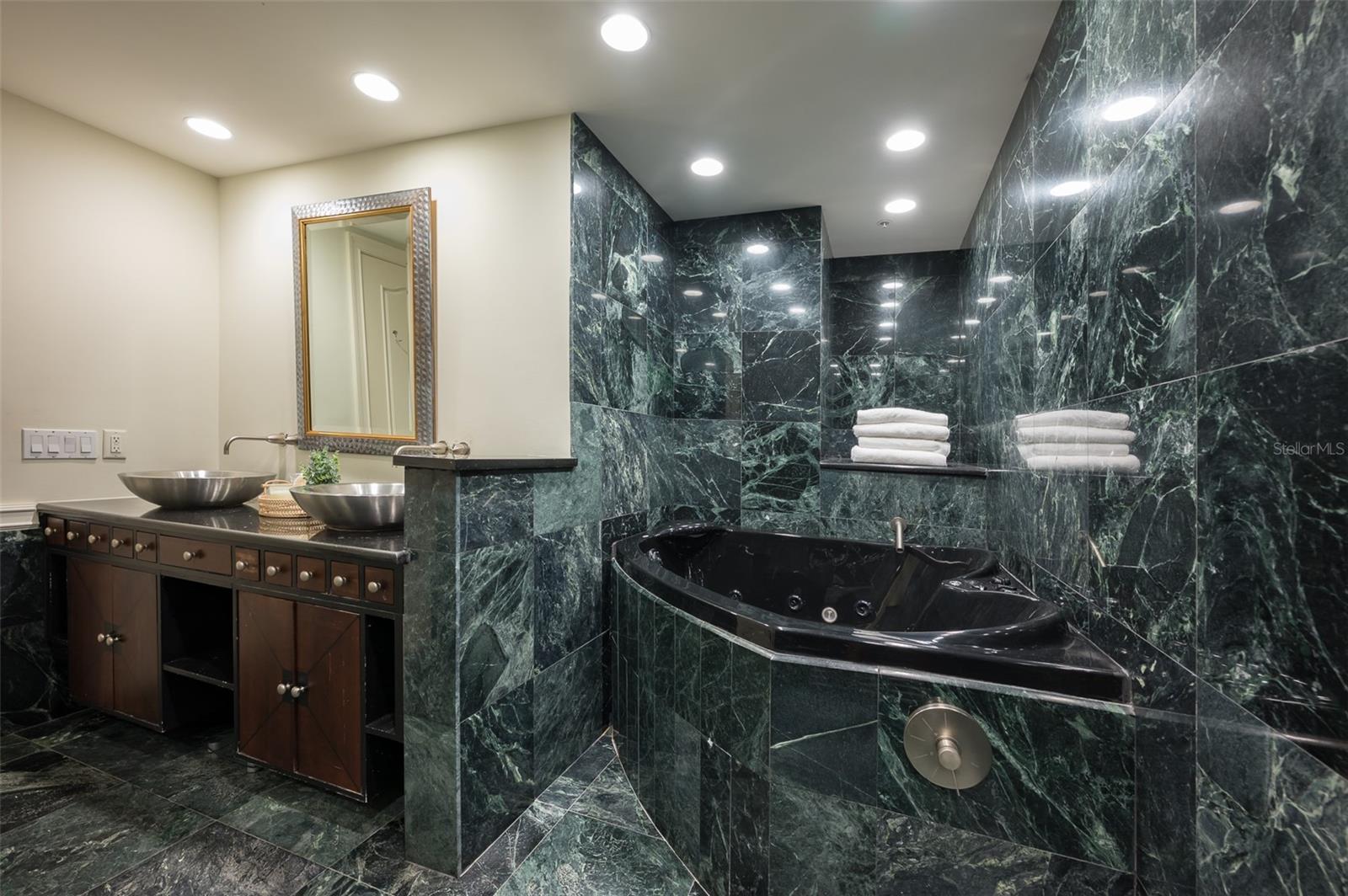 THE RESIDENCES - Residential